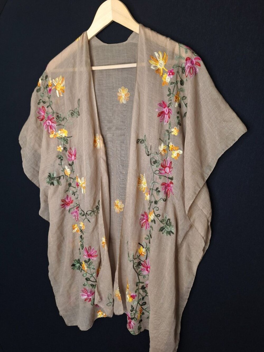 💙 Floral Embroidered Boho Kimono Cardigan Cover Up Size 2X/3X Taupe - Picture 2 of 7